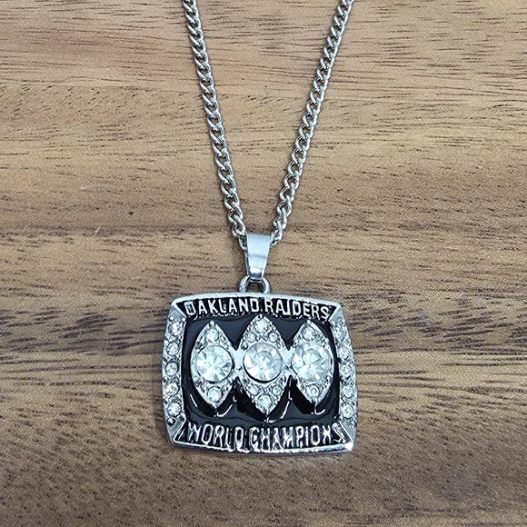 Oakland Raiders 1983 Championship Necklace - Picture 3 of 4
